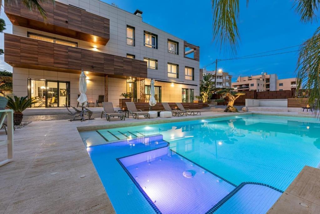 Apartament Lusso E Relax Con Piscina A 2 Minuti Dal Mare Miami Playa Zewnętrze zdjęcie